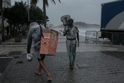 La estatua de Tom Jobim, uno de los mayores íconos de la música brasileña.