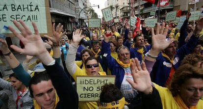Trabajadores de Delphi y familiares durante una manifestación en 2007, en Cádiz.