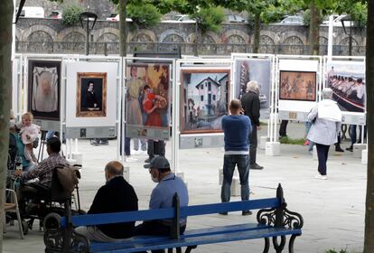 Algunas de las reproducciones de la exposición itinerante del Museo de Bellas Artes de Bilbao que ha comenzado hoy en Ondarroa.