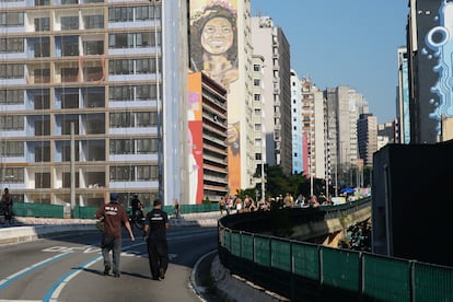 La Plaza Roosvelt es un espacio peatonal amplio.