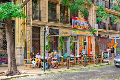 Terraza en la plaza de Tossal, en el barrio valenciano de El Carmen. 