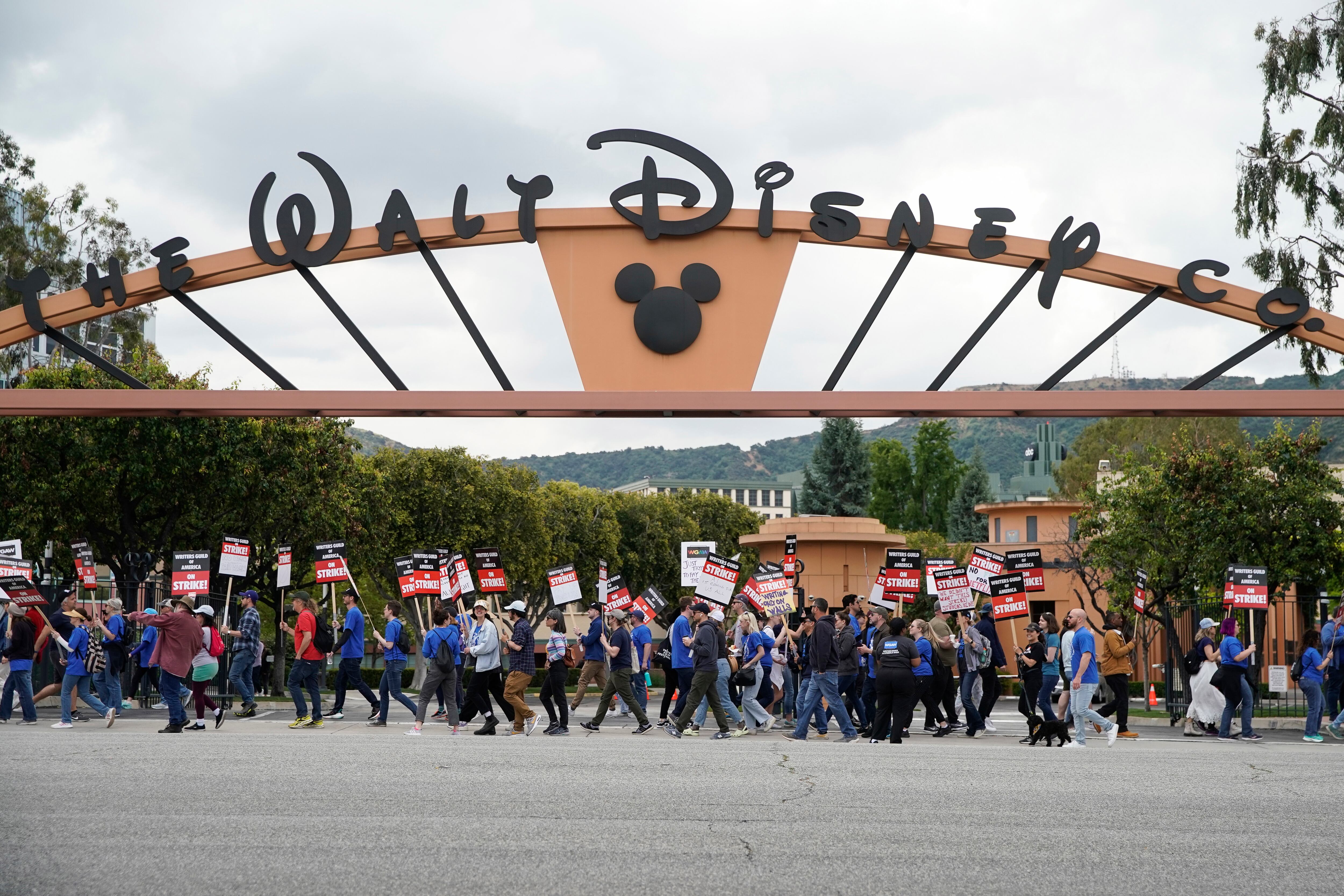 El piquete en las oficinas de Disney en la ciudad de Burbank.