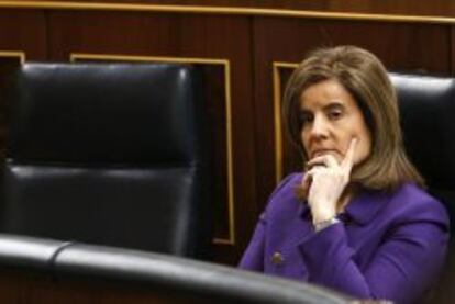 La ministra de Empleo, F&aacute;tima B&aacute;&ntilde;ez, durante la sesi&oacute;n de control al Gobierno que se celebra hoy en el Congreso de los Diputados.