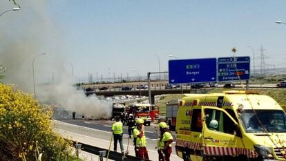 Imagen del accidente en la A1 en el que ha resultado herido un varón de 43 años.