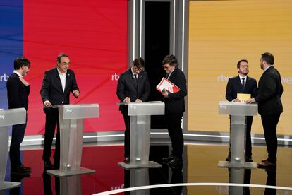 Los candidatos Josep Rull, Salvador Illa y Pere Aragonés, momentos antes del comienzo del debate.