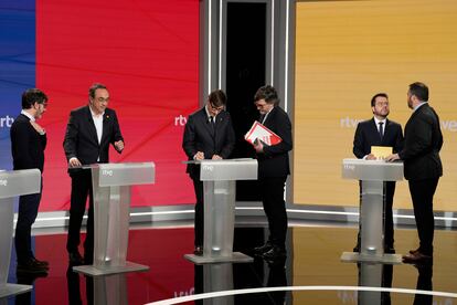 Los candidatos Josep Rull, Salvador Illa y Pere Aragonés, momentos antes del comienzo del debate. 