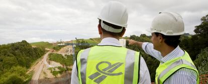 Ingenieros de Ferrovial en Portugal.