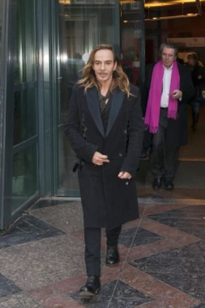 John Galliano, a la salida de un juzgado laboral de París, el pasado lunes.