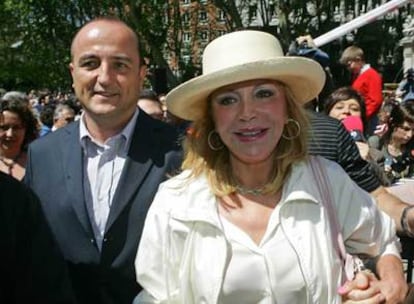 Carmen Thyssen y Miguel Sebastián, ayer en la manifestación convocada por la Plataforma SOS Paseo del Prado.