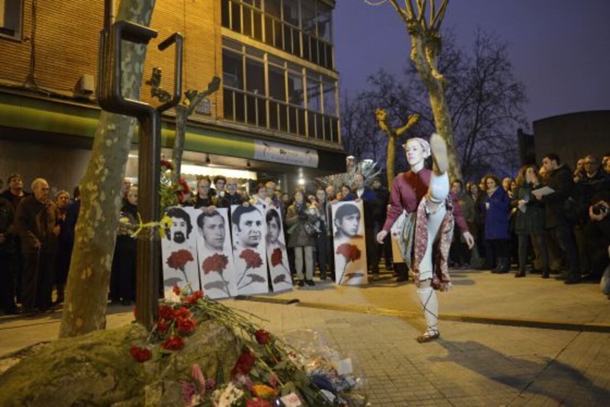 Incidentes en el recuerdo a las víctimas del 3 de Marzo | Noticias del ...