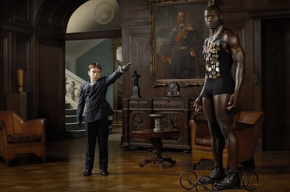 'Masonic Lodge, Dahlem’, de la serie 'Berlín' (2012). De Erwin Olaf.