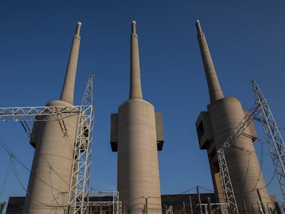 Las Tres Chimeneas de la antigua térmica de Sant Adrià del Besòs.