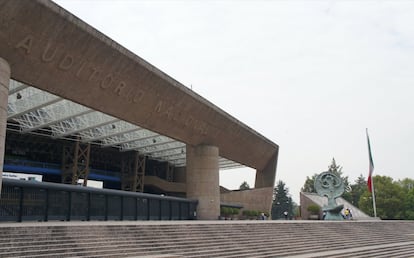 El Auditorio Nacional fue remodelado durante los 80 por González de León y Abraham Zabludovsky. Las puertas del recinto se abrieron de nuevo en 1991. 
