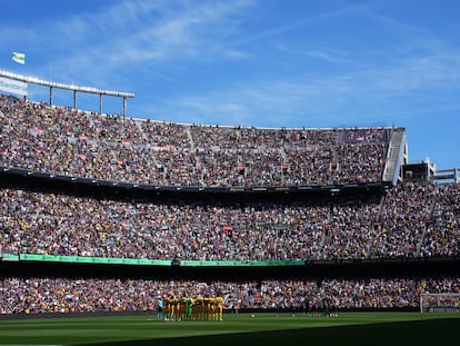 La grada del Camp Nou antes del partido de la Liga entre el Barcelona y el Atlético de Madrid, el domingo.