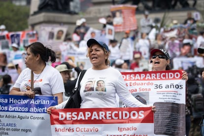 Familiares de personas desaparecidas marchan en Ciudad de México