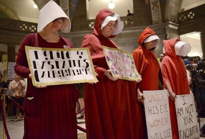 Activistas a favor del derecho al aborto, en Misuri.