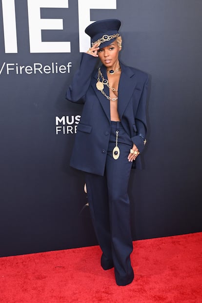 Janelle Monáe también actuó durante la gala, pero antes ya había triunfado en la alfombra roja con este 'look' de Area, que pertenece a la colección primavera-verano 2025.