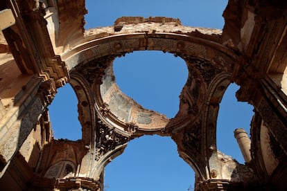 Ruinas de la iglesia de San Agustín, en Belchite viejo.