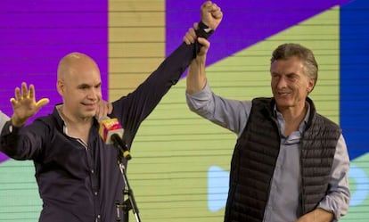 Horacio Rodriguez Larreta junto a Mauricio Macri (derecha).