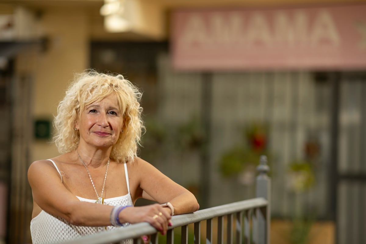 La presidenta de la asociación de mujeres con cáncer de Sevilla: “Moreno quiere su supervivencia política y yo, la de las mujeres”
