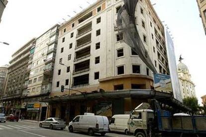 Edificio adquirido en el centro de Murcia por la cooperativa en la que participa el presidente de Murcia.