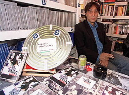 Agustín Díaz Yanes, en la caseta de Ocho y Medio, donde firmó su guión <b></b><i>Sin noticias de Dios.</i>