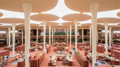 A sede mundial da empresa Johnson & Son em Racine (Estados Unidos) foi obra do famosíssimo arquiteto Frank Lloyd Wright nos anos 30.