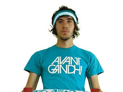 Emil Kozak, en la foto con una tabla de <i>skate.</i>