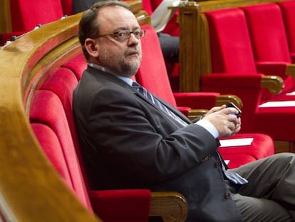 Daniel Fern&aacute;ndez, en su esca&ntilde;o del Parlament.