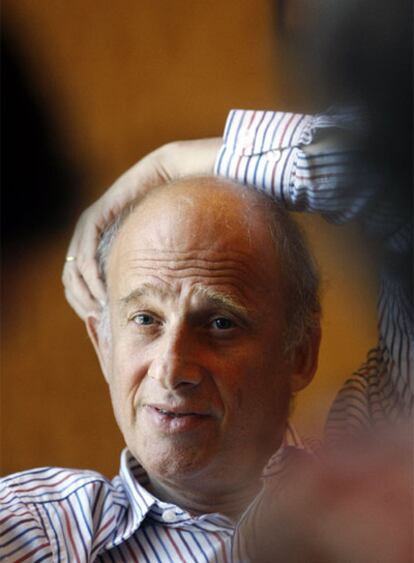 El director suizo Luc Bondy, ayer en el Teatro Real.