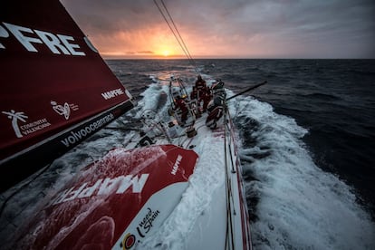 Puesta de sol desde el Team Mapfre.