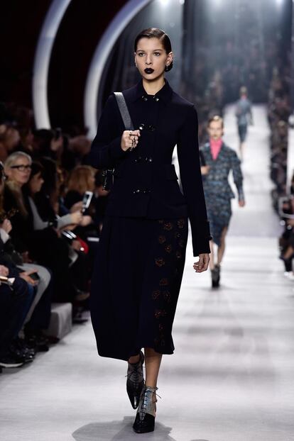 Christian Dior : Runway &#8211; Paris Fashion Week Womenswear Fall/Winter 2016/2017