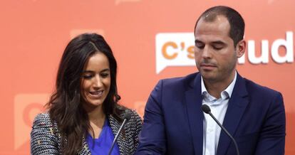 Begoña Villacis (izquierda) e Ignacio Aguado, en Madrid.