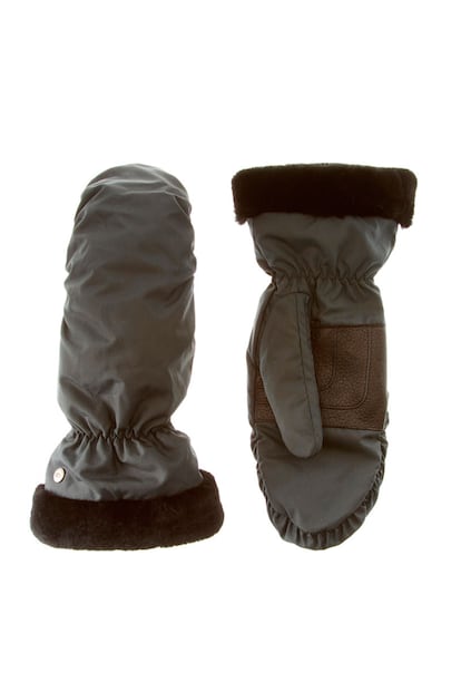 Manoplas impermeables, de Ugg Australia. Precio: 72 €