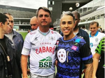 Jair Bolsonaro posou para foto com um empresário acusado de elo com PCC