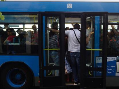 Um ônibus da empresa EMT, em Madri, capital da Espanha.