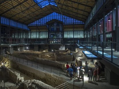 Visita nocturna al interior del recinto hist&oacute;rico del Born.