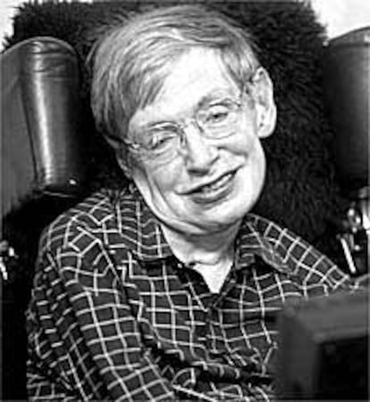 El científico Stephen Hawking ha visitado Granada donde dio una conferencia sobre el origen del universo.