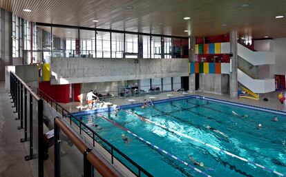 La piscina cubierta del estadio de Firminy, un proyecto póstumo de Le Corbusier construido entre 1966 y 1969.