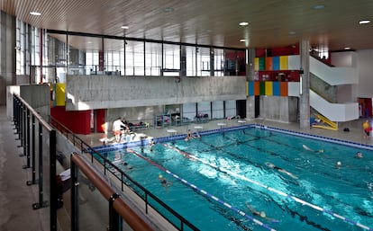 La piscina cubierta del estadio de Firminy, un proyecto póstumo de Le Corbusier construido entre 1966 y 1969.