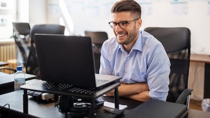 Soportes para el ordenador portátil regulables y para el teletrabajo