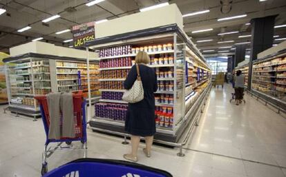 Clientes em um supermercado de Buenos Aires.