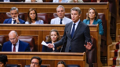 MADRID, 17/09/2025.- El presidente del PP, Alberto Núñez Feijóo, durante la sesión de control celebrada, este miércoles, en el Congreso de los Diputados. EFE/ J.J. Guillén
