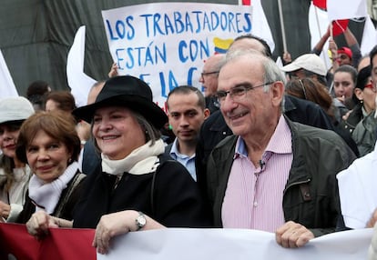 El candidato presidencial Humberto de la Calle Lombana y Clara López, candidata a la vicepresidencia. 