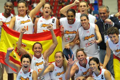 Las jugadoras españolas festejan la medalla de bronce.