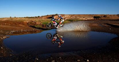 Toby Price, cerca de Uyuni, Bolivia, durante la séptima etapa del Dakar. 