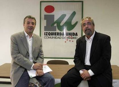 Los candidato de IU al Gobierno regional, Gregorio Gordo, a la izquierda, y al Ayuntamiento, Ángel Pérez.