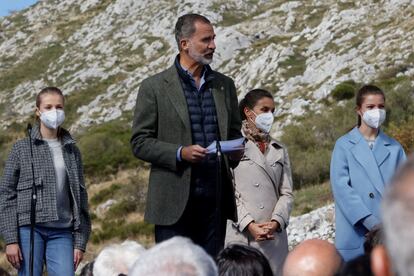 Durante su dircurso ante los vecinos del pueblo, el Rey ha animado a los jóvenes a permanecer en los pueblos, a hacer del entorno rural su modo de vivir y a transformar "los obstáculos y dificultades en posibilidades de futuro". En Santa María del Puerto, la mitad de los ganaderos tiene menos de 40 años.