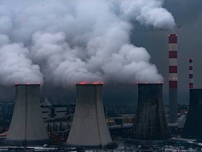 Central elétrica a carvão de Laziska, perto de Katowice (Polônia)