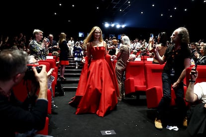 La actriz Jennifer Lawrence, momentos antes del pase del documental 'Bread and Roses' presentado el 21 de mayo en Cannes.